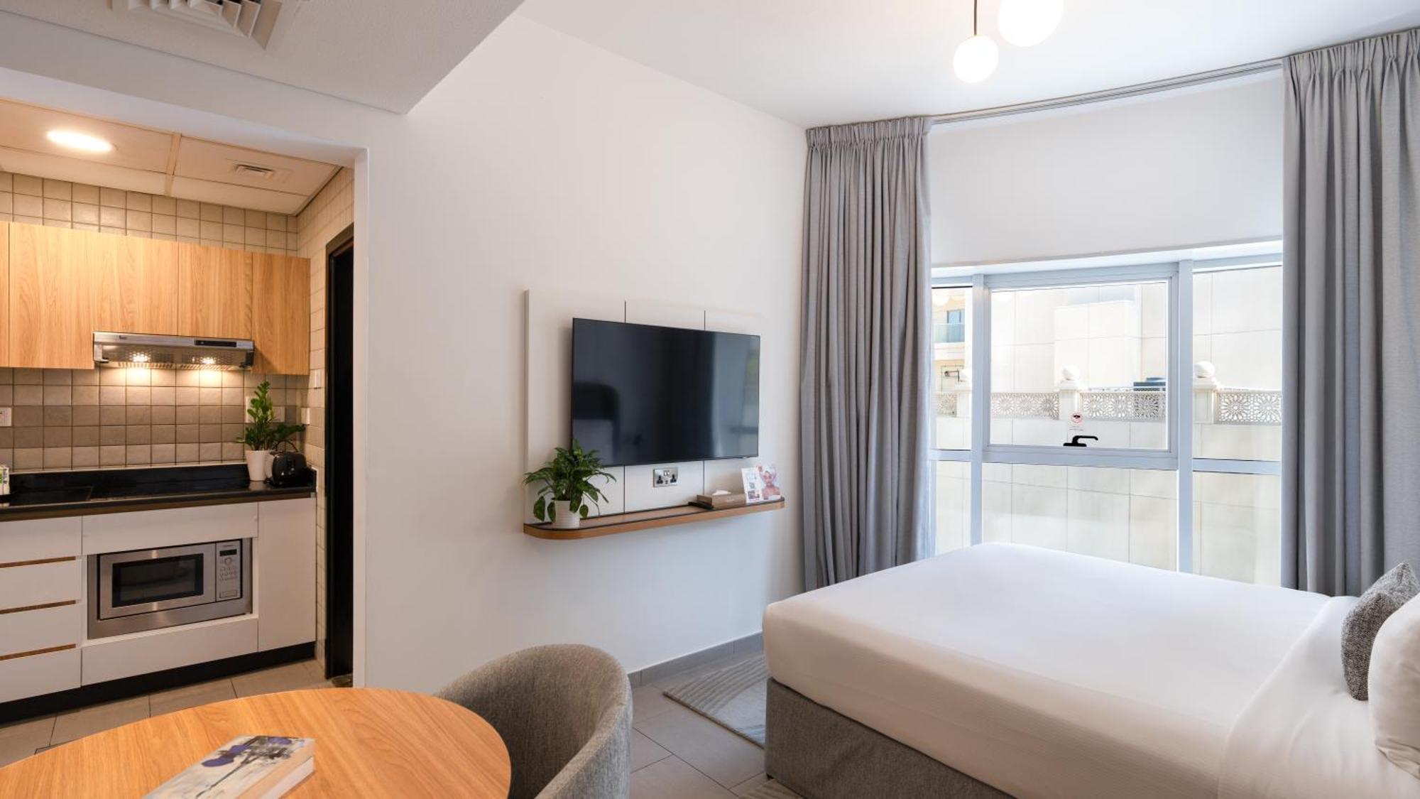 36 Hours Staycation Package – Executive Studio including Complimentary access to Soluna Beach Club with transfers, 20% off F&B, Laundry & Spa, Early check-in at 6 AM & Late check-out at 6 PM